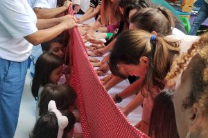 Bebês e crianças e suas experiências sensoriais